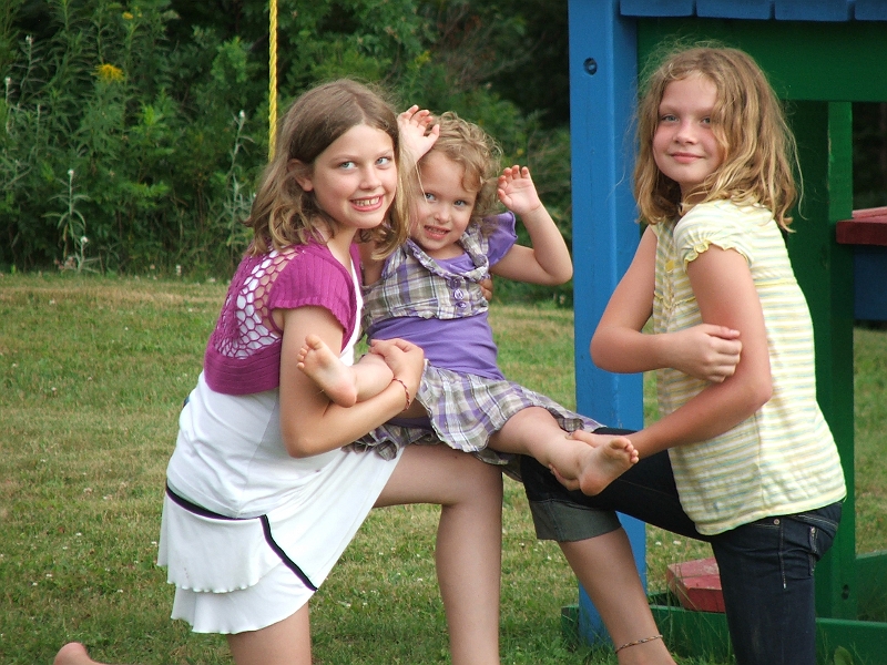 NFLD_drive_to_and-viking_settlement 198.jpg - girls....